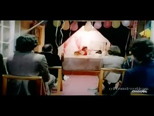 Catherine Greiner , Celine Galone in Les petites ecolieres (1980) 1