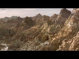 Dina Meyer in Starship Troopers (1997) 20