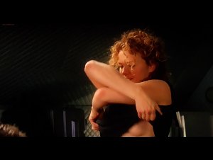 Dina Meyer in Starship Troopers (1997) 6