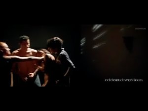 Dira Paes in Baixio das Bestas (2006) 11