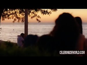 Emmy Rossum city view , sex scene in Shameless (2011) 9
