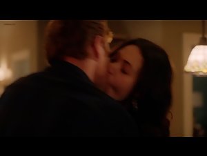 Emmy Rossum wet, sex scene in Shameless (2011) 12