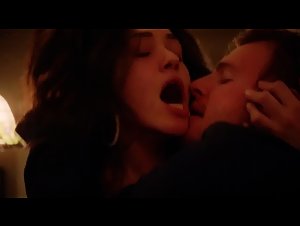 Emmy Rossum wet, sex scene in Shameless (2011) 15