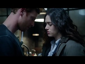 Emmy Rossum kissing , bra scene in Shameless (2011) 3