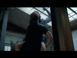 Emmy Rossum kissing , bra scene in Shameless (2011) 5