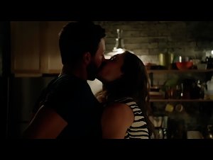 Emmy Rossum chating , bed scene in Shameless (2011) 12