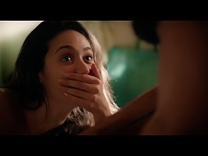 Emmy Rossum chating , bed scene in Shameless (2011) 7
