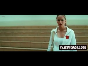 Jennifer Lawrence in Beaver (2011) 3