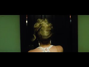 Jennifer Lawrence in American Hustle (2013) 19