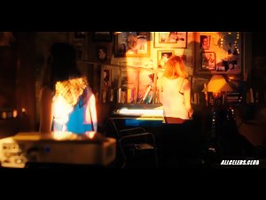 Naomi Watts and Sophie Cookson in Gypsy s01e07 1