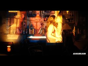 Naomi Watts and Sophie Cookson in Gypsy s01e07 3
