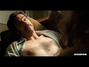 Margarita Levieva in Deuce (series) (2017) S01E01 15