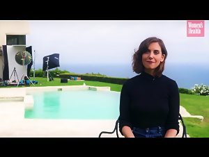Alison Brie sexy photoshot in Women's Health 13