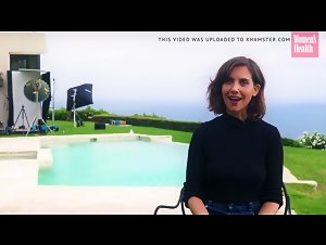 Alison Brie sexy photoshot in Women's Health 6