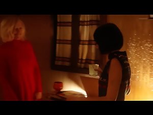 Malin Akerman, Kate Micucci Nude in Easy (2016) s01e06 2