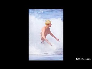 Miley Cyrus Frontal Nude And Naughty Video 19