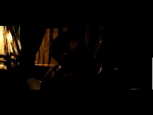 Funda Eryigit in Tereddut (2016) 3