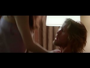 Alexandra Daddario in The Layover (2017) 16