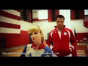 Big-Tit Celebrity Melissa Rauch gets into a Raunchy Fuckfest in Bronze 4