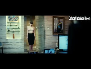 Yuliya Snigir in Pro lyubov (2015) 5