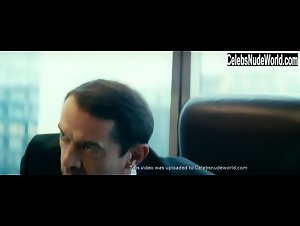 Yuliya Snigir in Pro lyubov (2015) 6