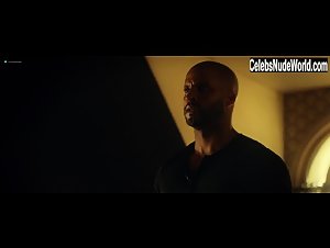 Yetide Badaki Ebony , Kissing in American Gods (series) (2017) 3