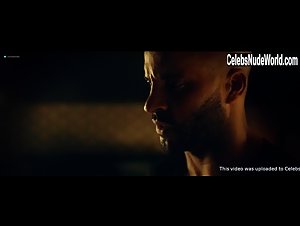 Yetide Badaki Ebony , Kissing in American Gods (series) (2017) 9