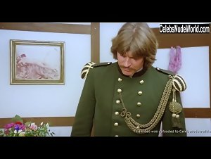 Brigitte Lahaie Blonde , boobs in Sechs Schwedinnen von der Tankstelle (1980) 7