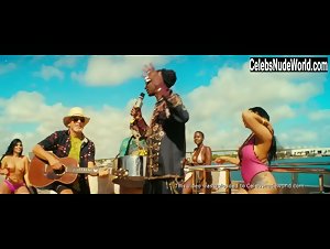 Andrea Bennetti , Dvorah Marie in Beach Bum (2019) 17
