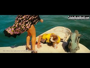 Andrea Bennetti , Dvorah Marie in Beach Bum (2019) 4