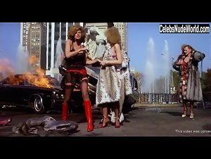 Darlanne Fluegel , Lisa Taylor , Rita Tellone in Eyes of Laura Mars (1978) 9