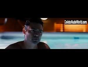 Dora Madison , Isabel Lucas , Rachael Taylor in Loft (2014) 13