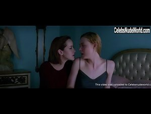 Abbey Lee , Bella Heathcote , Cody Renee Cameron , Jena Malone Nude , boobs In Neon Demon (2016) 3