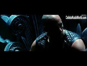 Alexandra Sokolovskaya , Antoinette Kalaj , Charlie Marie Dupont , Jan Gerste , Katee Sackhoff in Riddick (2013) 2
