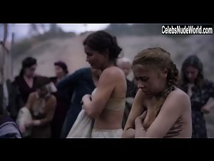 Bel Powley , Lisa Loven Kongsli in Ashes in the Snow (2018) 7