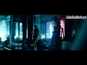 Ana Danilina in Resident Evil: Apocalypse (2004) 12