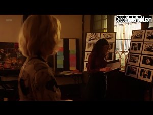 Tina Tanzer in Deuce (series) (2017) 19