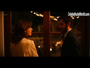 Tessa Ia Hot , Outdoor in Narcos: Mexico (series) (2018) 10