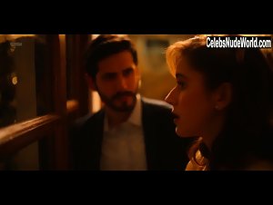 Tessa Ia Hot , Outdoor in Narcos: Mexico (series) (2018) 15