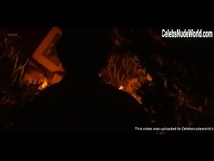 Tessa Ia Kissing , Couple in Narcos: Mexico (series) (2018) 11