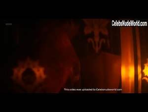Tessa Ia Kissing , Couple in Narcos: Mexico (series) (2018) 14