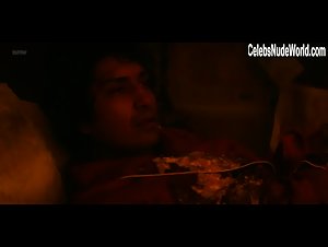 Tessa Ia Kissing , Couple in Narcos: Mexico (series) (2018) 2