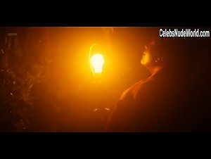 Tessa Ia Kissing , Couple in Narcos: Mexico (series) (2018) 9