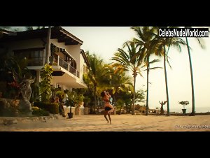 Tessa Ia in Narcos: Mexico (series) (2018) 16