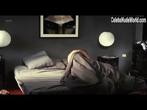 Susana Pous in Juan de los muertos (2011) 17