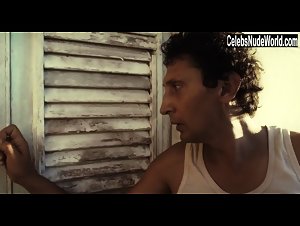 Susana Pous in Juan de los muertos (2011) 2