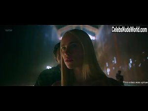 Suki Waterhouse in Future World (2018) 17