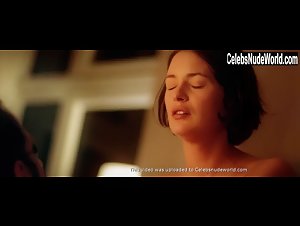 Sophie Aubry in Pas de scandale (1999) 14