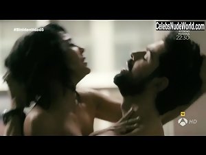Silvia Alonso in Sin identidad (series) (2014) 3