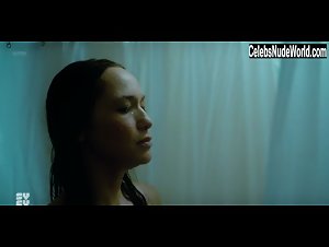 Sharon Taylor in Ghost Wars (series) (2017) 16